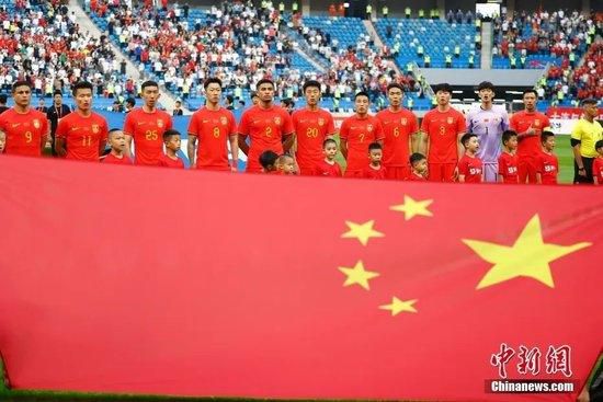 娄烨的《紫蝴蝶》比较像，但因为个人的风格比较强吧，不好说他就是按照类型片来拍摄的，本来可能是一部类型电影。